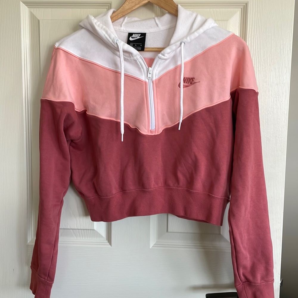 Nike Cropped 1/4 zip up sweater